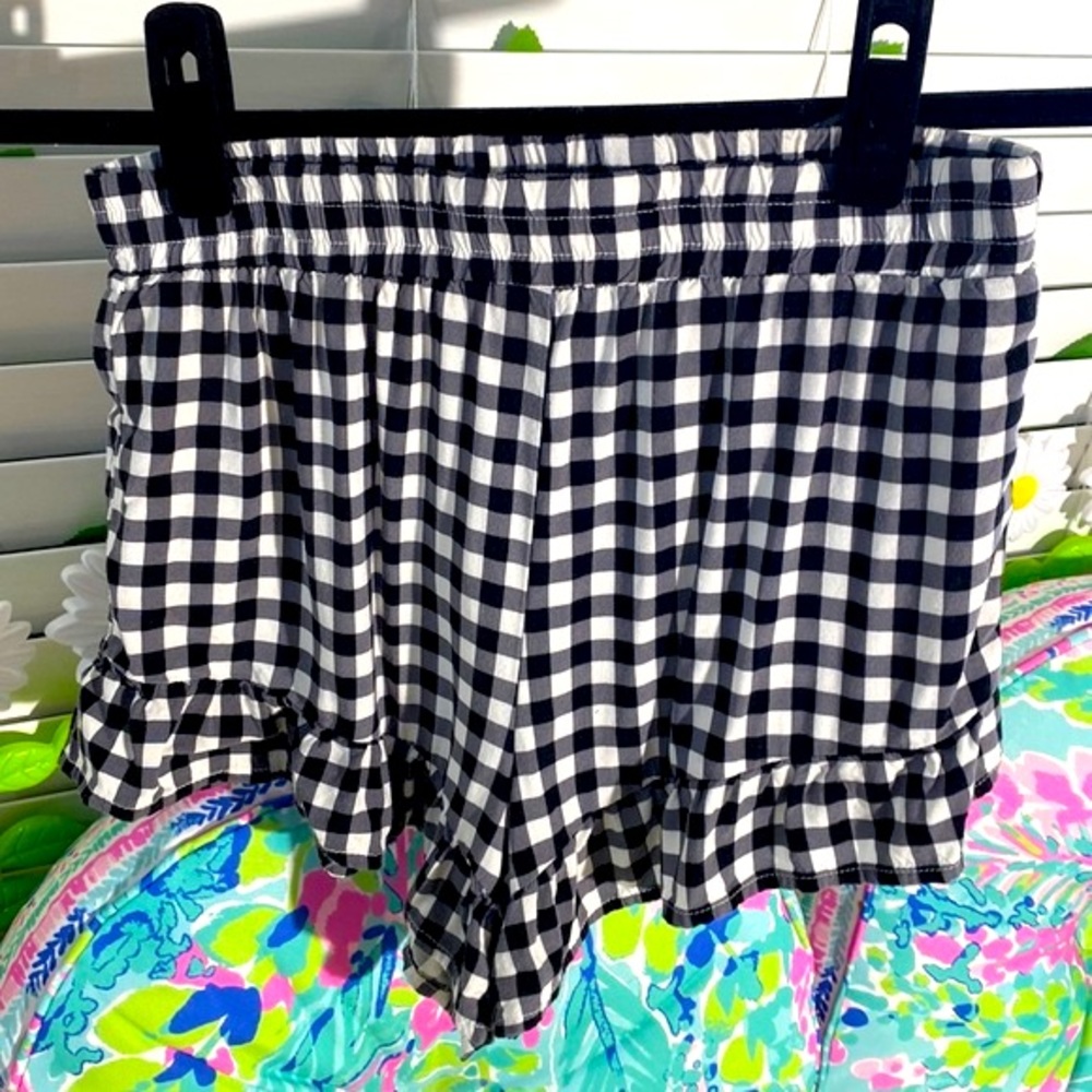 Forever 21 black and white gingham ruffle shorts